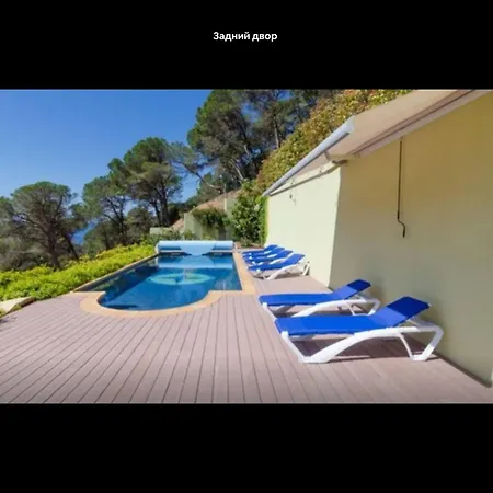 Villa Lazirinamar Lloret de Mar